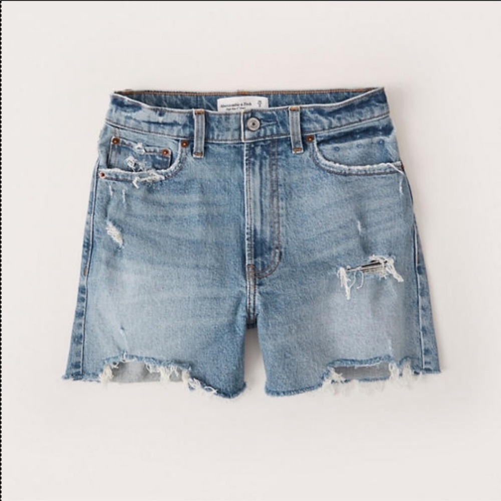 Abercrombie & Fitch A&F High Rise 4” Mom Shorts